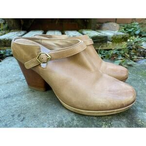 Dansko Women's Size 40 EU 9 US Tan‎ Soft Leather Slip-On Block Heel Clogs *